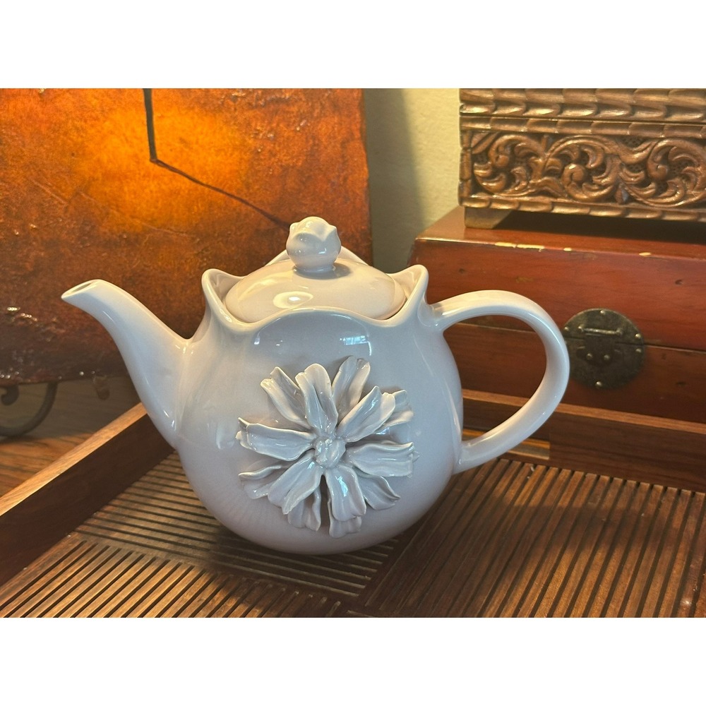 Lavender Ceramic Teapot 3D Floral Applique Scalloped Rim Vintage Pastel 6.5in - Picture 3 of 11